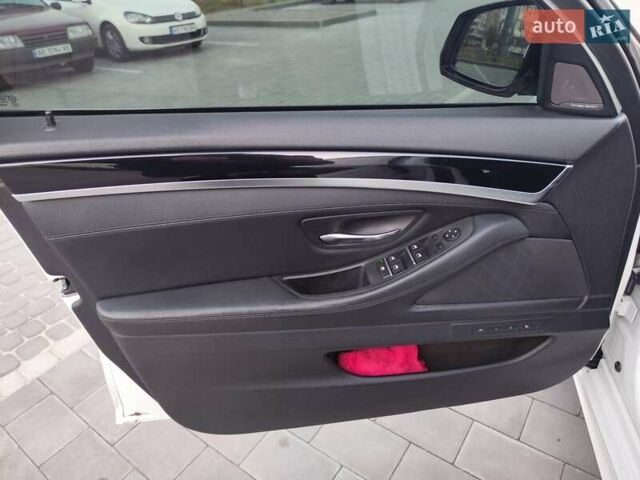 Белый БМВ 5 Серия, объемом двигателя 3 л и пробегом 236 тыс. км за 18550 $, фото 25 на Automoto.ua