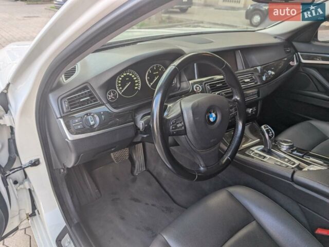Білий БМВ 5 Серія, об'ємом двигуна 2 л та пробігом 250 тис. км за 16000 $, фото 19 на Automoto.ua