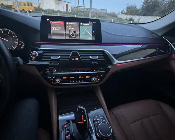 Белый БМВ 5 Серия, объемом двигателя 2.99 л и пробегом 254 тыс. км за 23400 $, фото 48 на Automoto.ua