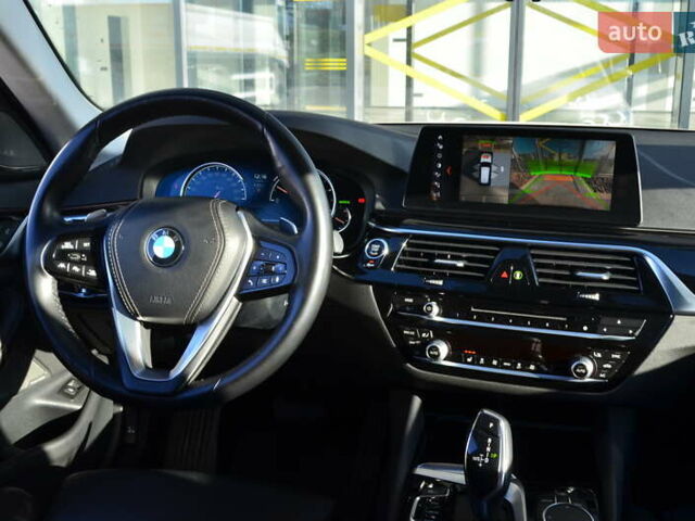 Белый БМВ 5 Серия, объемом двигателя 2.99 л и пробегом 158 тыс. км за 30817 $, фото 21 на Automoto.ua