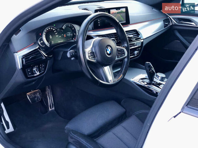 Белый БМВ 5 Серия, объемом двигателя 2.99 л и пробегом 237 тыс. км за 32500 $, фото 7 на Automoto.ua