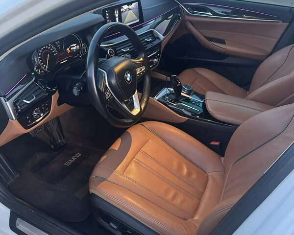 Белый БМВ 5 Серия, объемом двигателя 2.99 л и пробегом 254 тыс. км за 23400 $, фото 36 на Automoto.ua