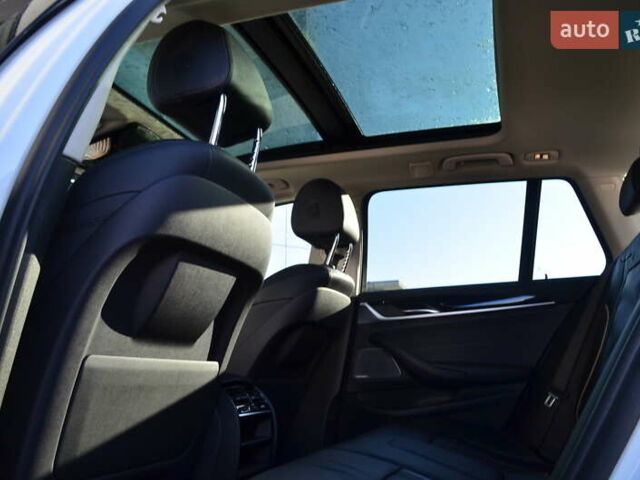 Белый БМВ 5 Серия, объемом двигателя 2.99 л и пробегом 158 тыс. км за 30817 $, фото 57 на Automoto.ua