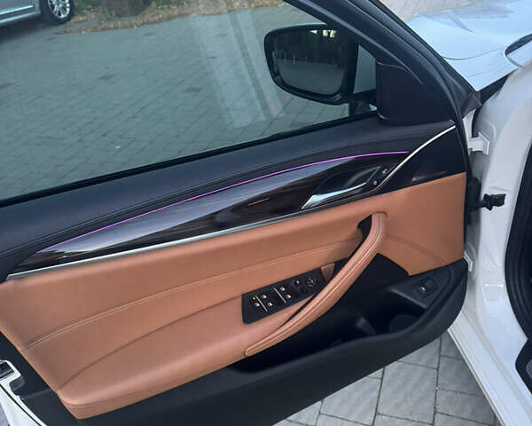 Белый БМВ 5 Серия, объемом двигателя 2.99 л и пробегом 254 тыс. км за 23400 $, фото 35 на Automoto.ua