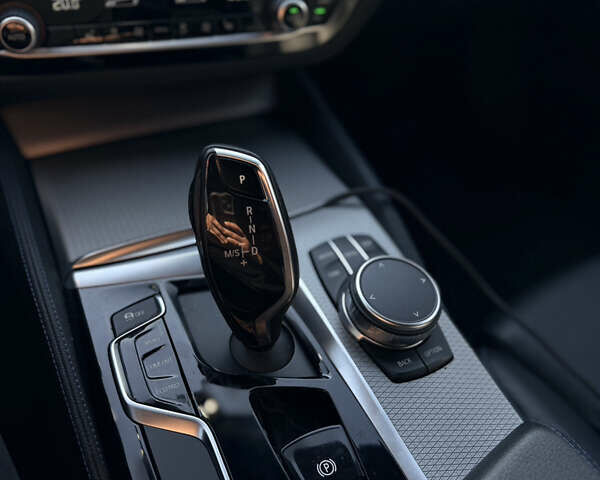 Белый БМВ 5 Серия, объемом двигателя 3 л и пробегом 130 тыс. км за 29000 $, фото 19 на Automoto.ua