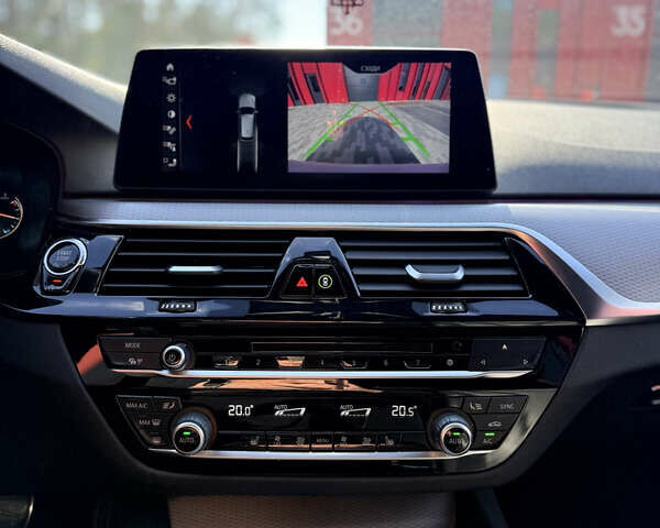 Белый БМВ 5 Серия, объемом двигателя 3 л и пробегом 130 тыс. км за 29000 $, фото 18 на Automoto.ua