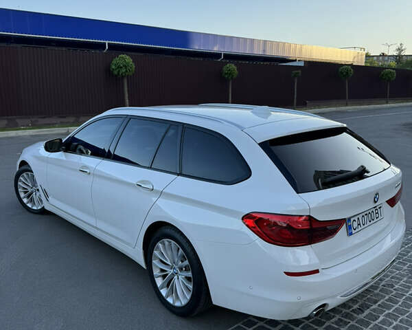 Белый БМВ 5 Серия, объемом двигателя 2.99 л и пробегом 247 тыс. км за 25200 $, фото 1 на Automoto.ua