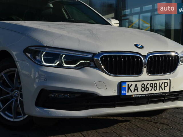 Белый БМВ 5 Серия, объемом двигателя 2.99 л и пробегом 158 тыс. км за 30817 $, фото 2 на Automoto.ua