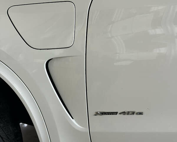 Белый БМВ 5 Серия, объемом двигателя 2 л и пробегом 181 тыс. км за 27200 $, фото 4 на Automoto.ua