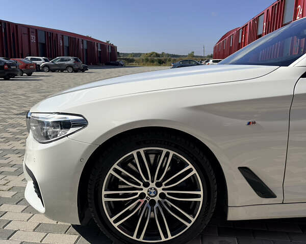 Белый БМВ 5 Серия, объемом двигателя 3 л и пробегом 130 тыс. км за 29000 $, фото 2 на Automoto.ua