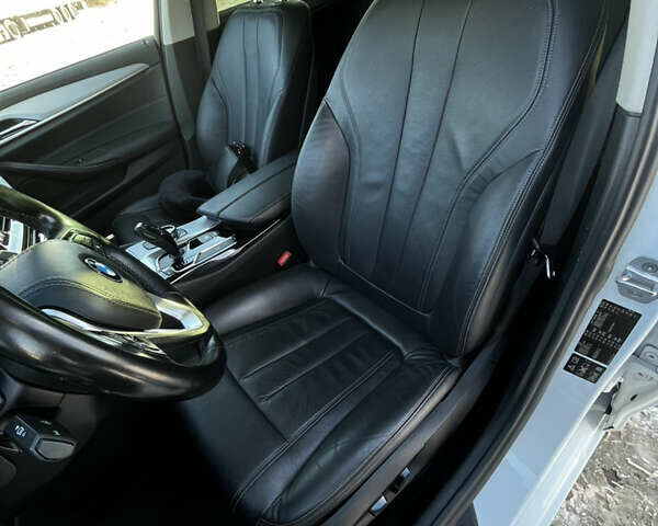 Белый БМВ 5 Серия, объемом двигателя 2 л и пробегом 260 тыс. км за 19950 $, фото 31 на Automoto.ua