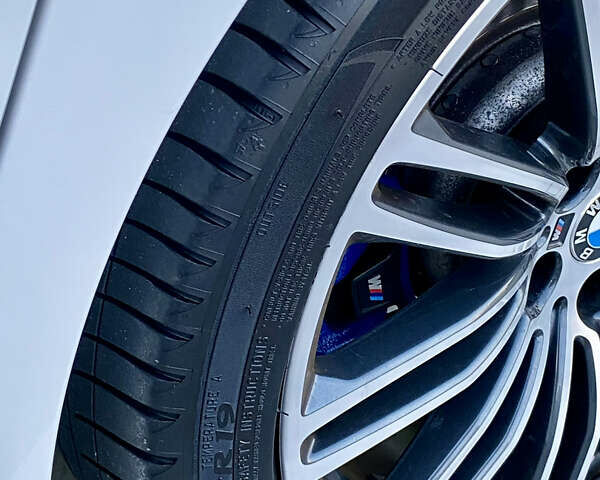 Белый БМВ 5 Серия, объемом двигателя 2.99 л и пробегом 237 тыс. км за 32500 $, фото 6 на Automoto.ua