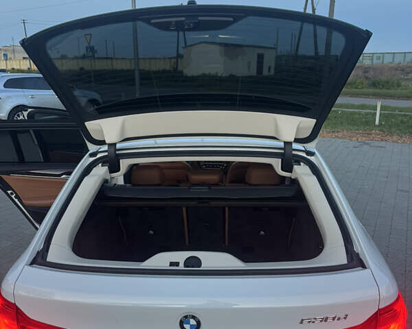 Белый БМВ 5 Серия, объемом двигателя 2.99 л и пробегом 254 тыс. км за 23400 $, фото 42 на Automoto.ua