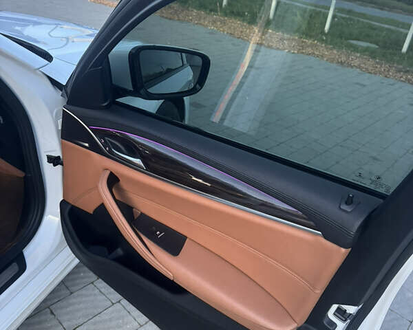 Белый БМВ 5 Серия, объемом двигателя 2.99 л и пробегом 254 тыс. км за 23400 $, фото 40 на Automoto.ua