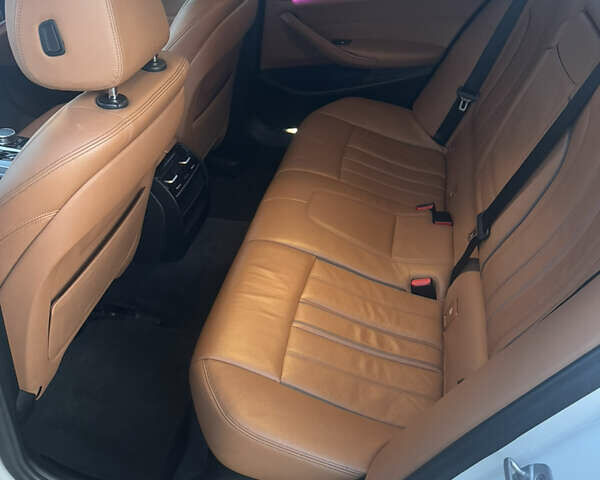 Белый БМВ 5 Серия, объемом двигателя 2.99 л и пробегом 254 тыс. км за 23400 $, фото 37 на Automoto.ua
