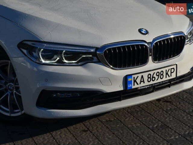 Белый БМВ 5 Серия, объемом двигателя 2.99 л и пробегом 158 тыс. км за 30817 $, фото 3 на Automoto.ua