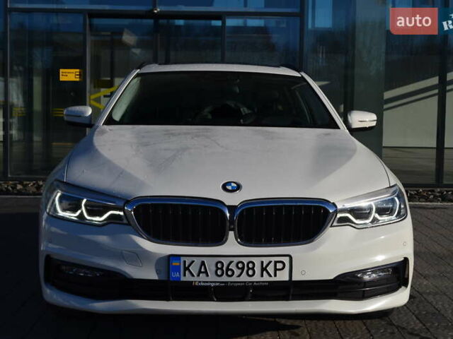 Белый БМВ 5 Серия, объемом двигателя 2.99 л и пробегом 158 тыс. км за 30817 $, фото 1 на Automoto.ua