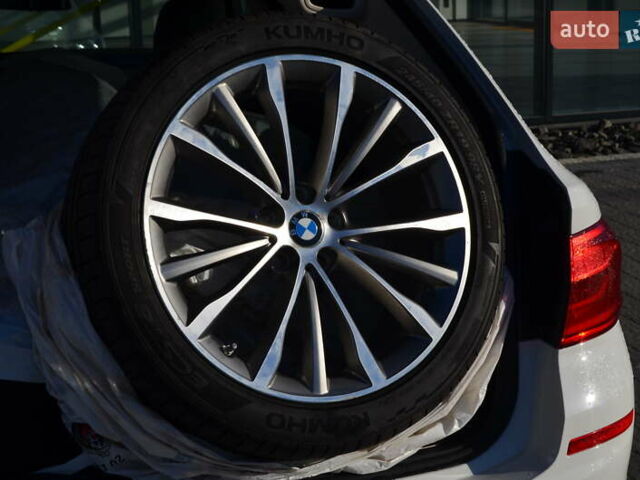 Белый БМВ 5 Серия, объемом двигателя 2.99 л и пробегом 158 тыс. км за 30817 $, фото 65 на Automoto.ua