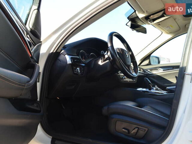 Белый БМВ 5 Серия, объемом двигателя 2.99 л и пробегом 158 тыс. км за 30817 $, фото 9 на Automoto.ua