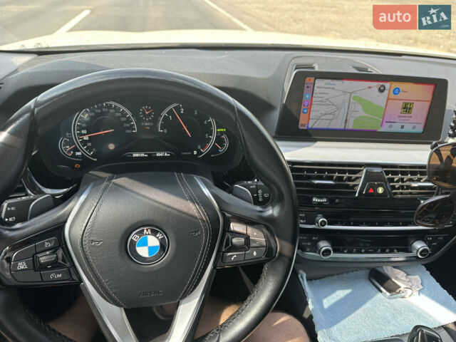 Білий БМВ 5 Серія, об'ємом двигуна 3 л та пробігом 217 тис. км за 24999 $, фото 6 на Automoto.ua