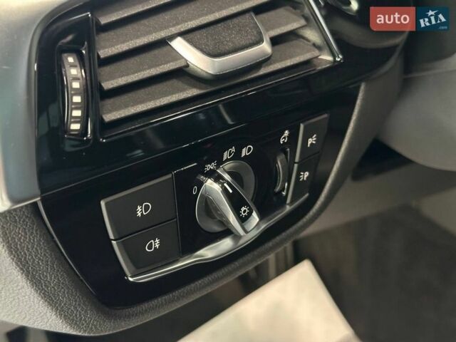 Білий БМВ 5 Серія, об'ємом двигуна 3 л та пробігом 139 тис. км за 30086 $, фото 15 на Automoto.ua