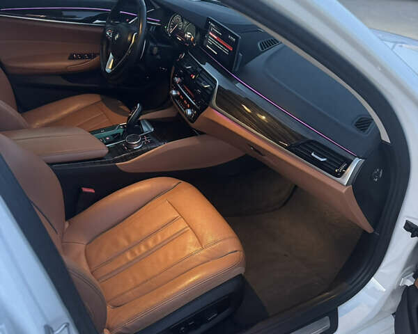 Белый БМВ 5 Серия, объемом двигателя 2.99 л и пробегом 254 тыс. км за 23400 $, фото 53 на Automoto.ua