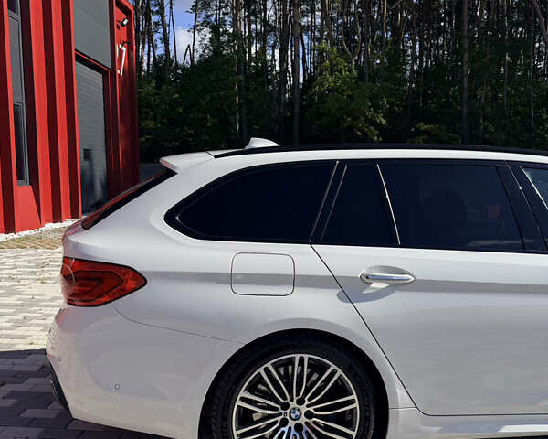 Белый БМВ 5 Серия, объемом двигателя 3 л и пробегом 130 тыс. км за 29000 $, фото 8 на Automoto.ua