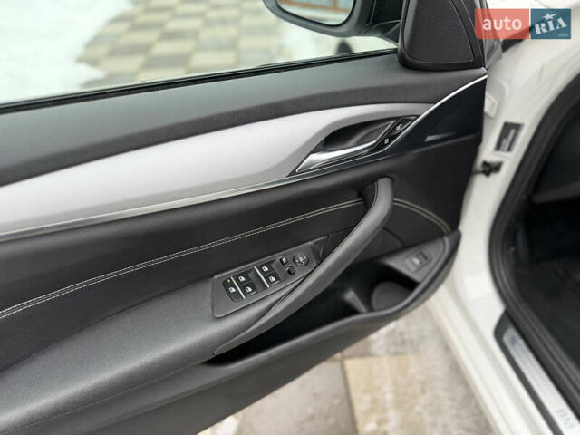 Белый БМВ 5 Серия, объемом двигателя 2 л и пробегом 212 тыс. км за 21000 $, фото 34 на Automoto.ua