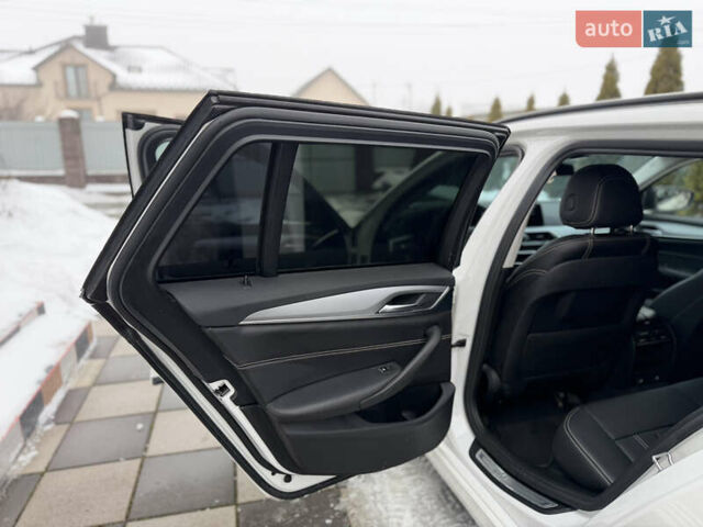 Белый БМВ 5 Серия, объемом двигателя 2 л и пробегом 212 тыс. км за 21000 $, фото 30 на Automoto.ua