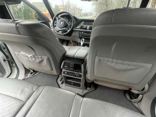 Белый БМВ 5 Серия, объемом двигателя 3 л и пробегом 234 тыс. км за 9800 $, фото 9 на Automoto.ua