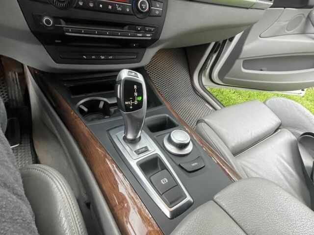 Белый БМВ 5 Серия, объемом двигателя 3 л и пробегом 234 тыс. км за 9800 $, фото 4 на Automoto.ua