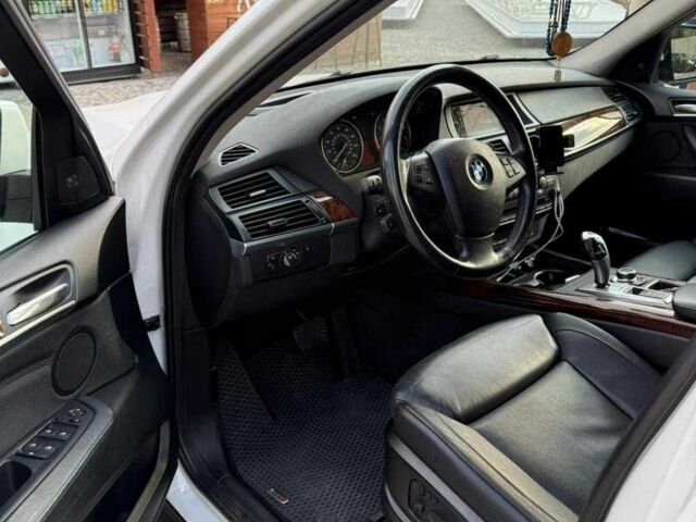 Белый БМВ 5 Серия, объемом двигателя 3 л и пробегом 185 тыс. км за 14999 $, фото 1 на Automoto.ua