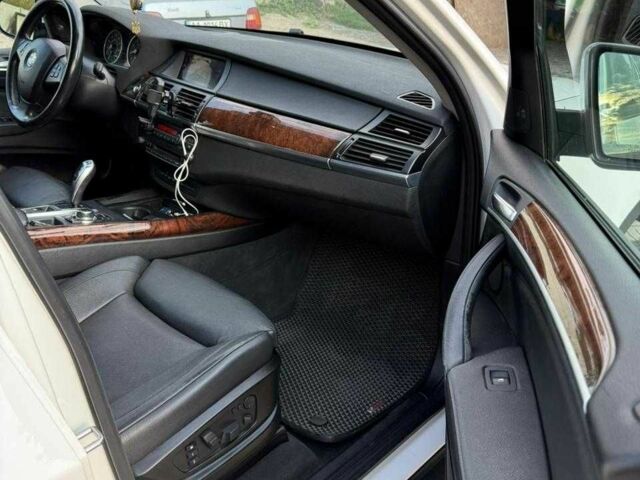 Белый БМВ 5 Серия, объемом двигателя 3 л и пробегом 185 тыс. км за 14999 $, фото 2 на Automoto.ua