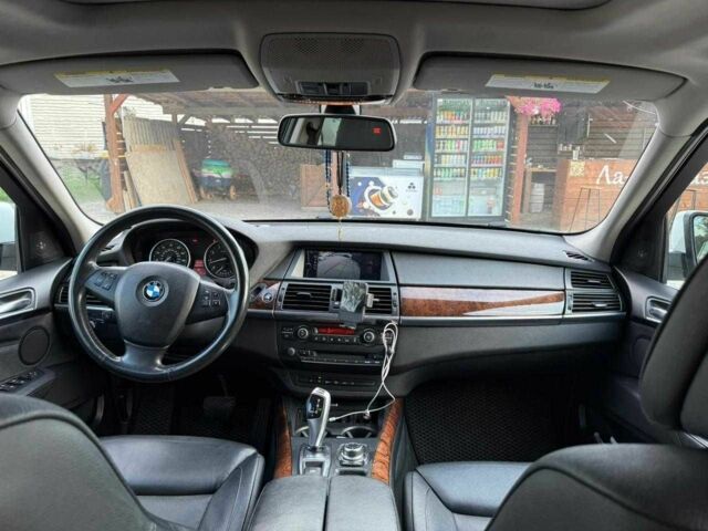 Белый БМВ 5 Серия, объемом двигателя 3 л и пробегом 185 тыс. км за 14999 $, фото 3 на Automoto.ua