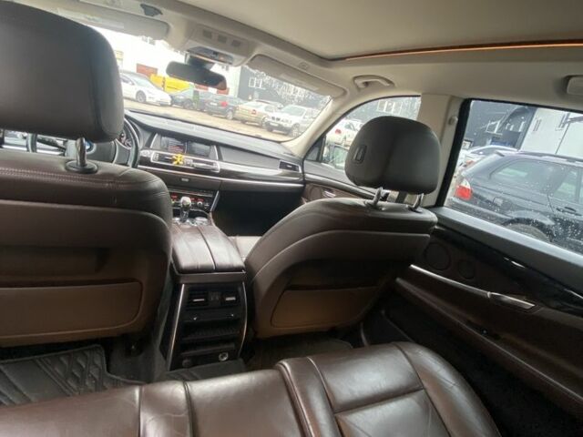 Білий БМВ 5 Серія, об'ємом двигуна 3 л та пробігом 210 тис. км за 18000 $, фото 13 на Automoto.ua