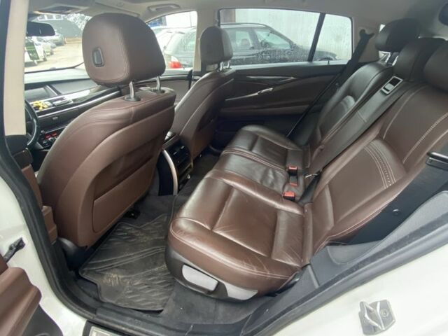 Білий БМВ 5 Серія, об'ємом двигуна 3 л та пробігом 210 тис. км за 18000 $, фото 12 на Automoto.ua