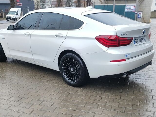 Белый БМВ 5 Серия, объемом двигателя 3 л и пробегом 114 тыс. км за 20000 $, фото 2 на Automoto.ua