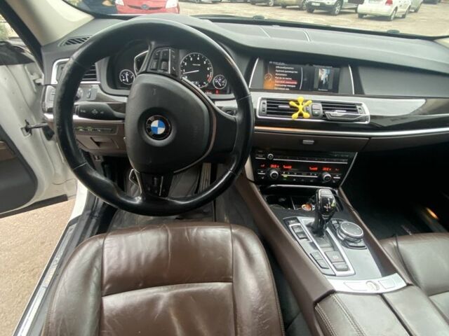 Білий БМВ 5 Серія, об'ємом двигуна 3 л та пробігом 210 тис. км за 18000 $, фото 11 на Automoto.ua