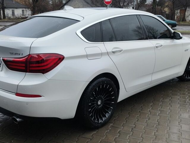 Белый БМВ 5 Серия, объемом двигателя 3 л и пробегом 114 тыс. км за 20000 $, фото 4 на Automoto.ua