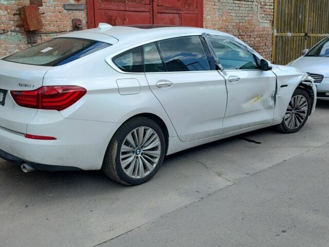 Белый БМВ 5 Серия, объемом двигателя 3 л и пробегом 114 тыс. км за 20000 $, фото 15 на Automoto.ua