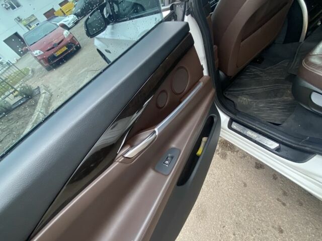 Білий БМВ 5 Серія, об'ємом двигуна 3 л та пробігом 210 тис. км за 18000 $, фото 10 на Automoto.ua