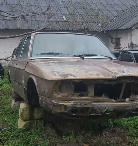 Бежевый БМВ 5 Серия, объемом двигателя 2 л и пробегом 160 тыс. км за 300 $, фото 3 на Automoto.ua