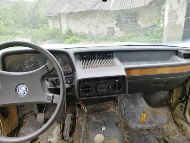 Бежевый БМВ 5 Серия, объемом двигателя 2 л и пробегом 160 тыс. км за 300 $, фото 4 на Automoto.ua