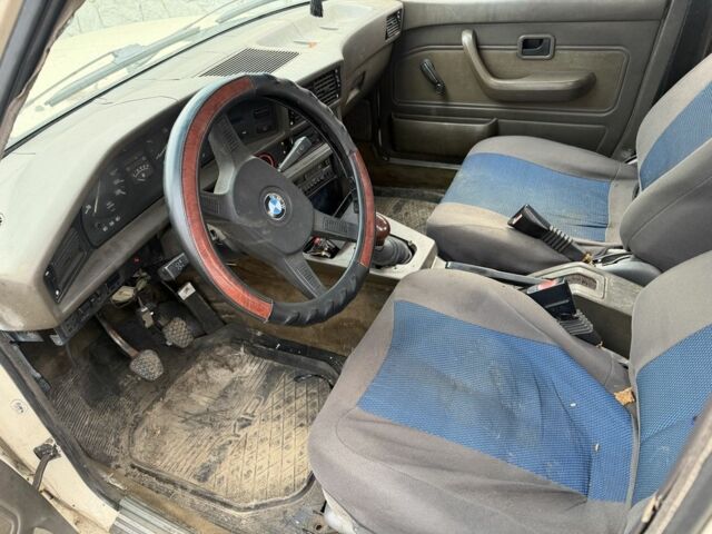 Бежевый БМВ 5 Серия, объемом двигателя 2 л и пробегом 250 тыс. км за 800 $, фото 3 на Automoto.ua