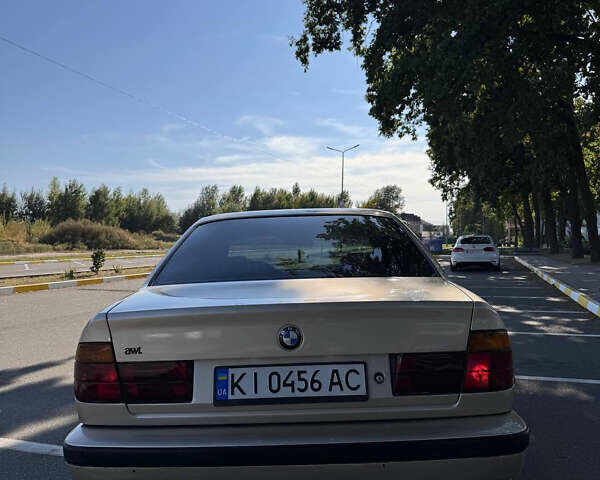 Бежевый БМВ 5 Серия, объемом двигателя 2 л и пробегом 350 тыс. км за 3100 $, фото 4 на Automoto.ua