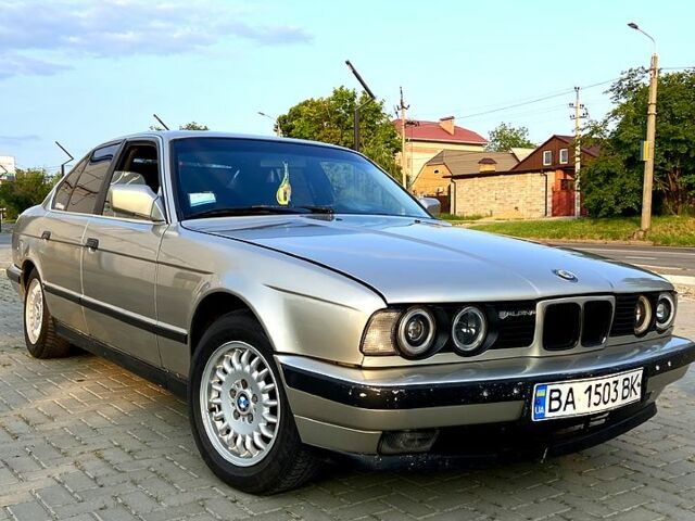 Бежевый БМВ 5 Серия, объемом двигателя 3 л и пробегом 427 тыс. км за 3100 $, фото 1 на Automoto.ua