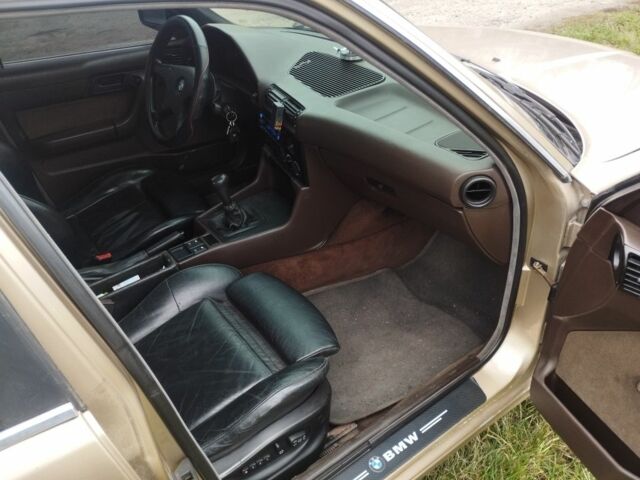 Бежевый БМВ 5 Серия, объемом двигателя 2.4 л и пробегом 600 тыс. км за 2500 $, фото 6 на Automoto.ua