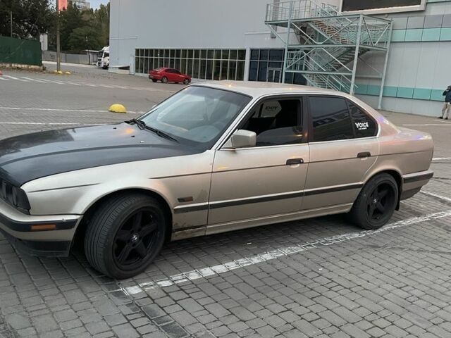 Бежевий БМВ 5 Серія, об'ємом двигуна 2.5 л та пробігом 380 тис. км за 3700 $, фото 2 на Automoto.ua