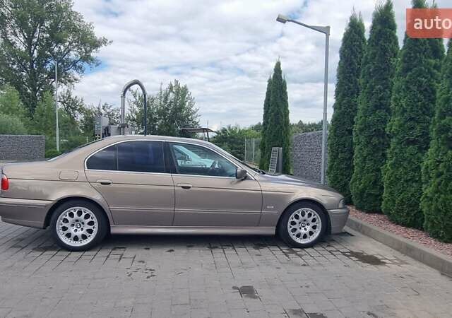 Бежевий БМВ 5 Серія, об'ємом двигуна 2.93 л та пробігом 257 тис. км за 11000 $, фото 3 на Automoto.ua