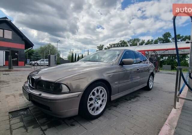 Бежевий БМВ 5 Серія, об'ємом двигуна 2.93 л та пробігом 257 тис. км за 11000 $, фото 2 на Automoto.ua